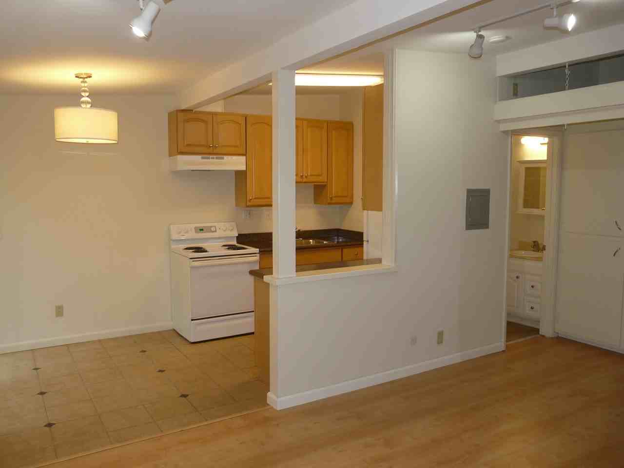 315 Easy St #10 - Photo 3 of 8