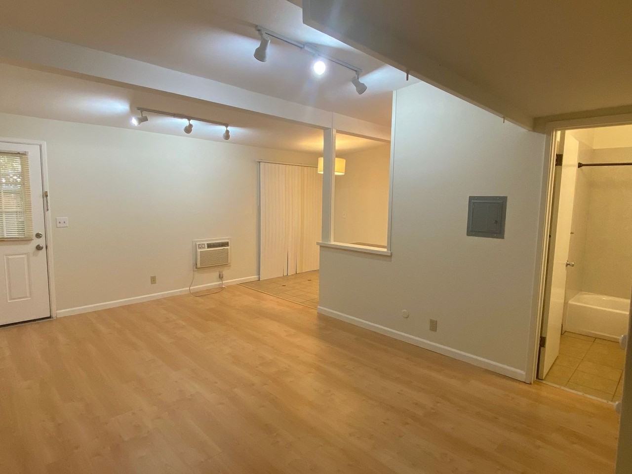 315 Easy St #10 - Photo 4 of 8