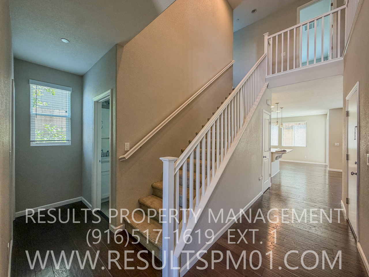1041 Bridlewood Dr - Photo 3 of 30