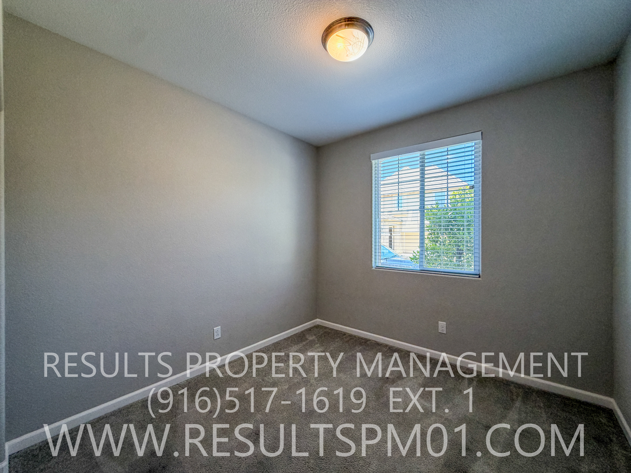 1041 Bridlewood Dr - Photo 5 of 30