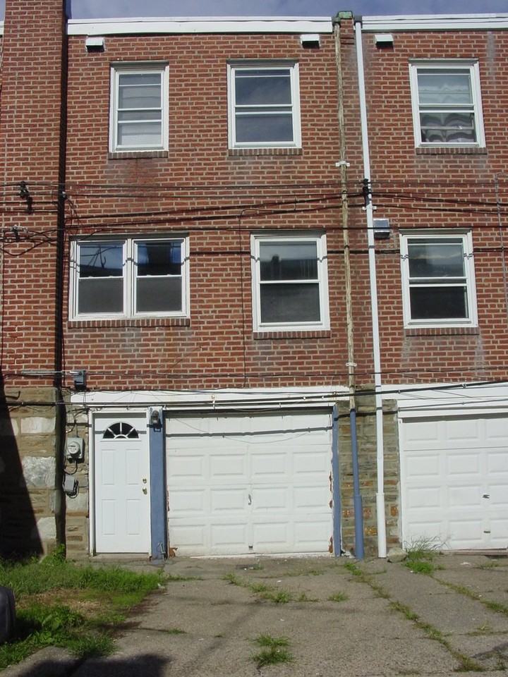7229 Lynford St - Photo 3 of 10