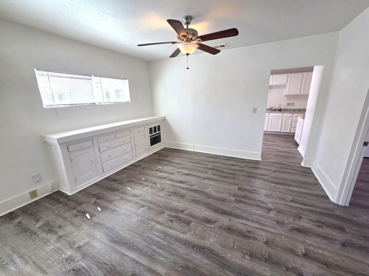 345 W Kanai Ave - Photo 3 of 15