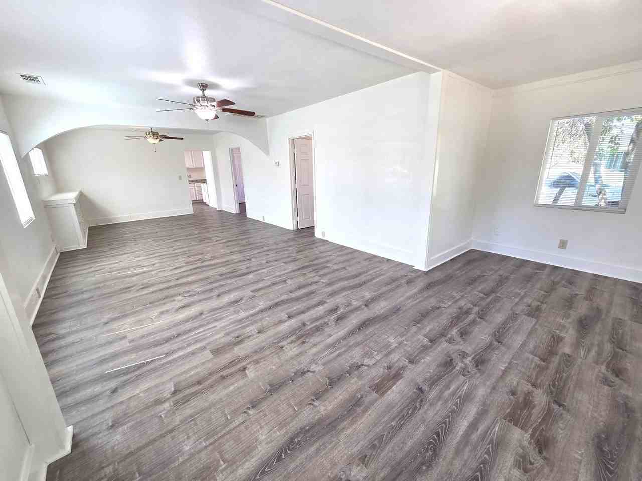 345 W Kanai Ave - Photo 4 of 15