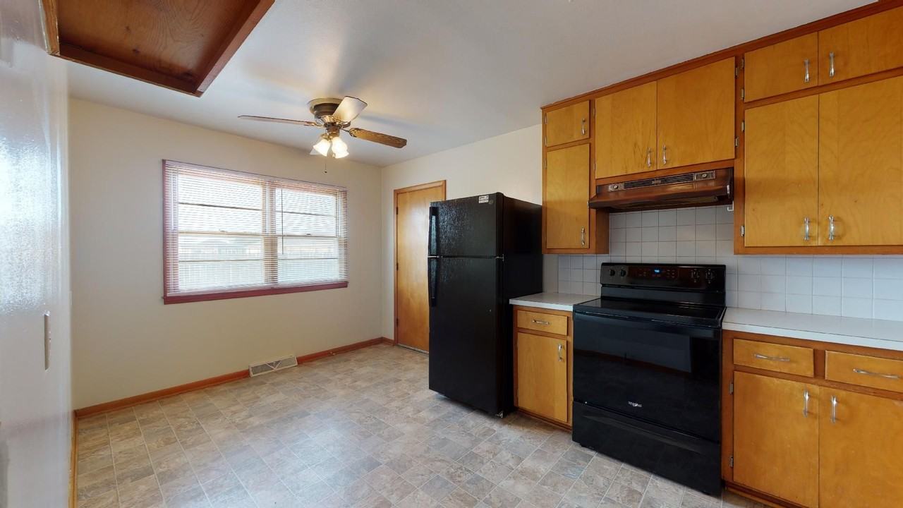 5621 Eisenhower Ave - Photo 5 of 15
