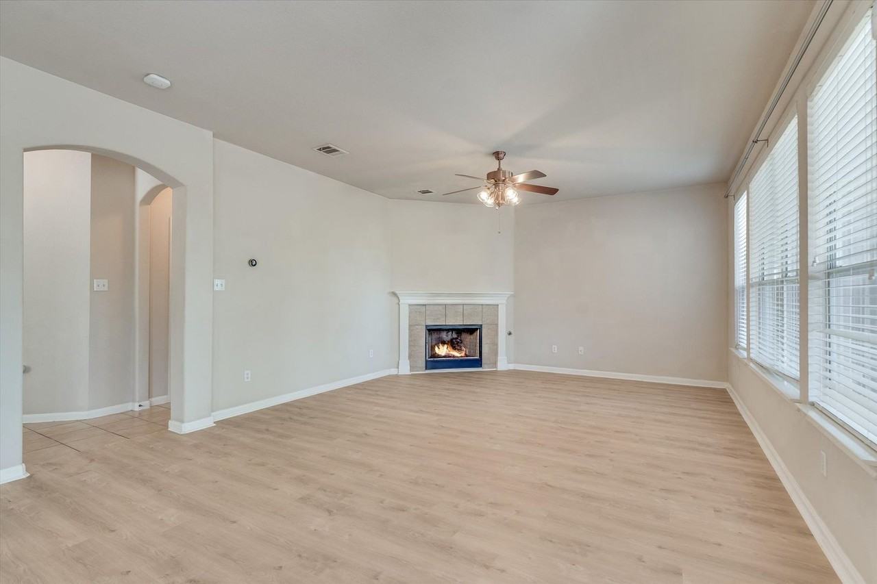 4029 Lake Edge Way - Photo 7 of 35