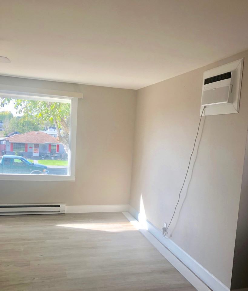 409 W Ridge Rd - Photo 2 of 15