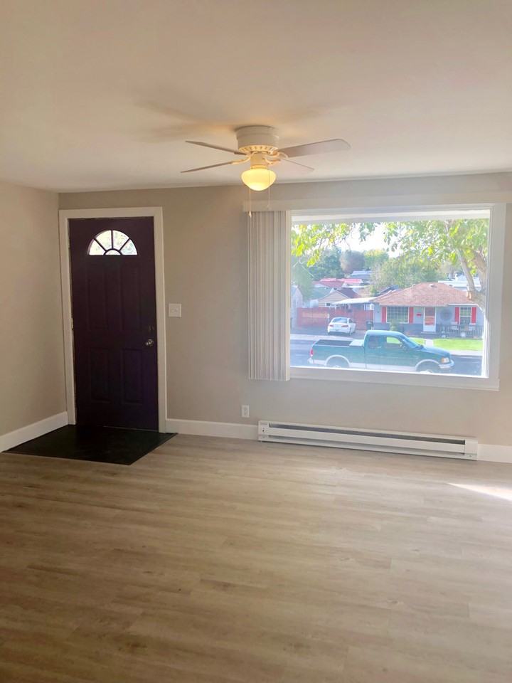 409 W Ridge Rd - Photo 3 of 15