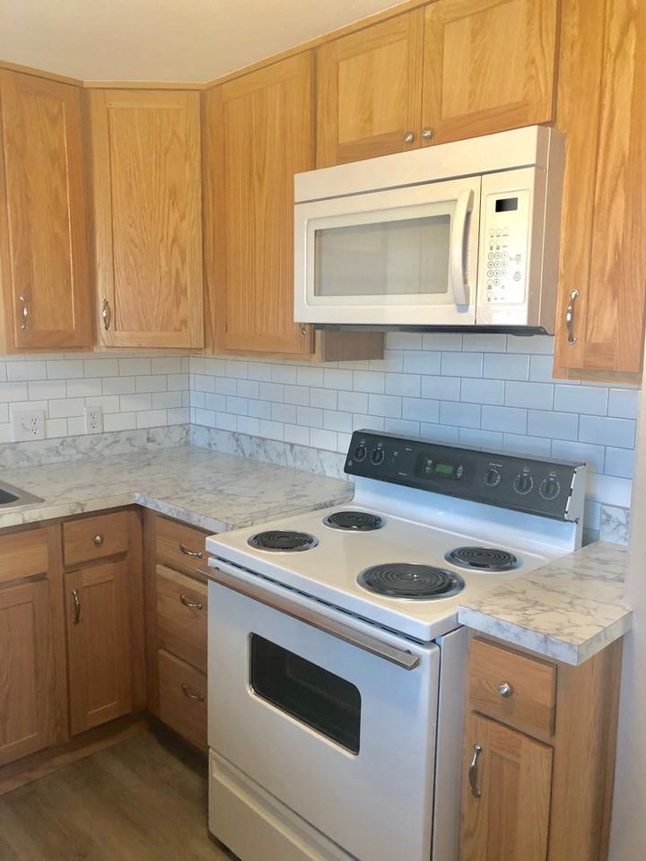 409 W Ridge Rd - Photo 4 of 15