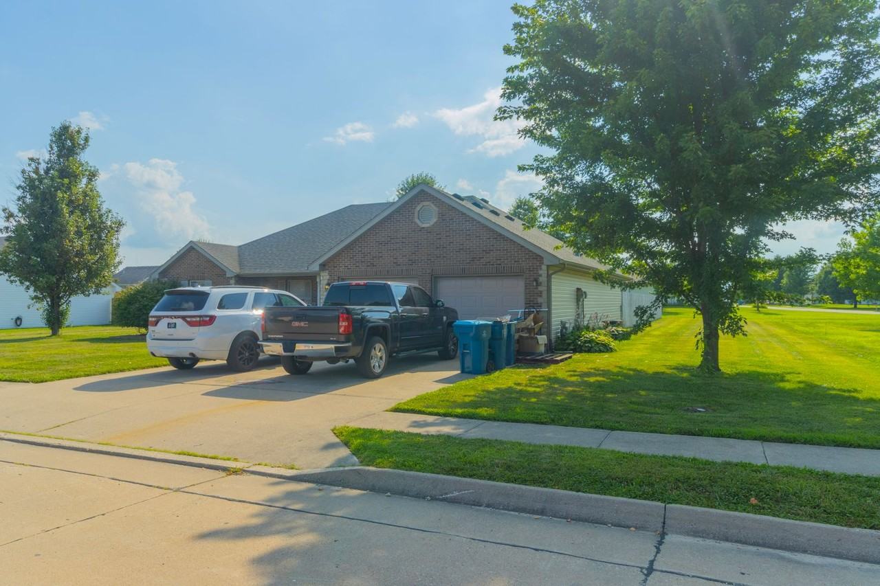 603 Pacer Dr - Photo 2 of 4