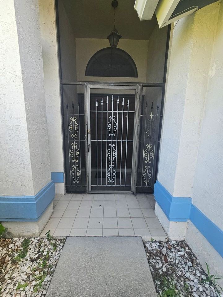 1715 Hancock Bridge Pkwy - Photo 2 of 22