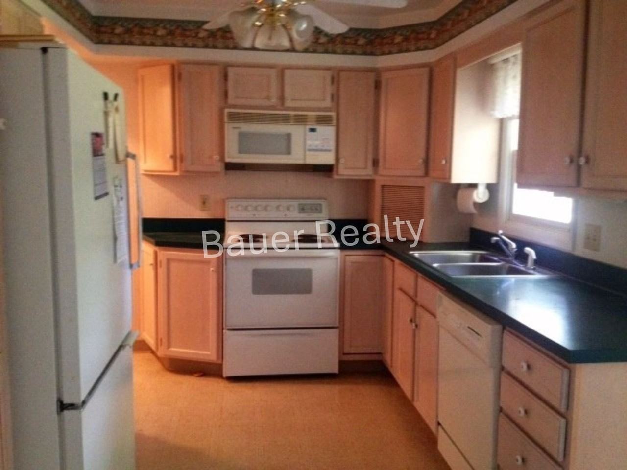 1111 Hale Ave - Photo 3 of 10