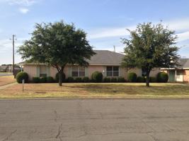featured image of 9117 Royal Ln