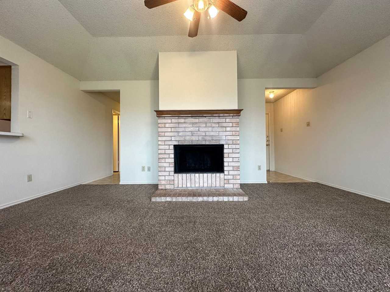 9117 Royal Ln - Photo 3 of 14