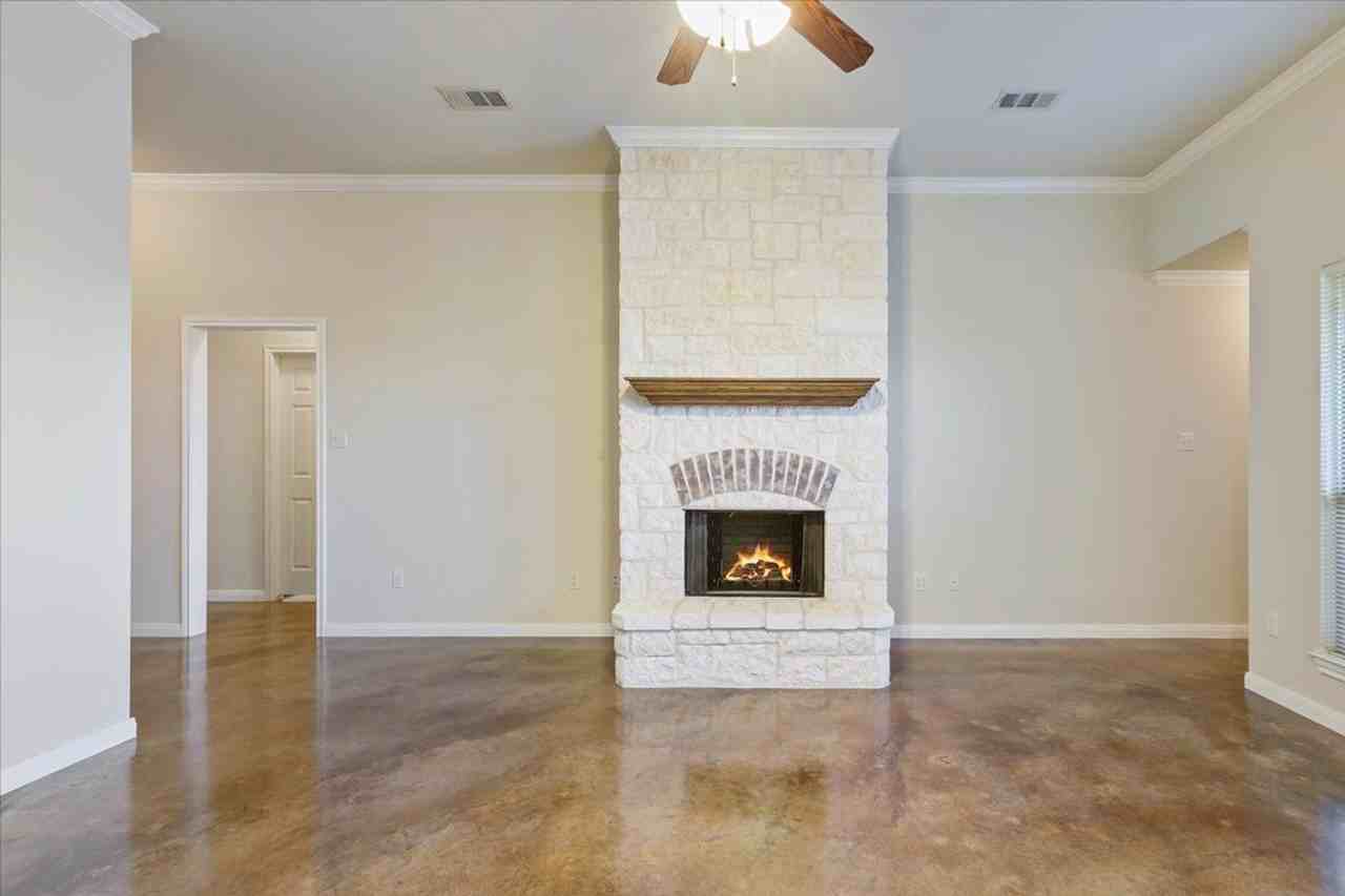 619 Monticello Cir - Photo 7 of 28