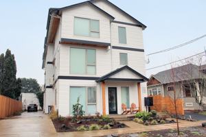 featured image of 1126 Se Tenino St