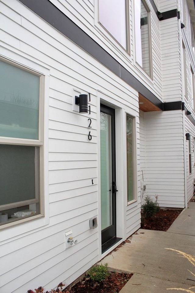 1126 Se Tenino St - Photo 4 of 32
