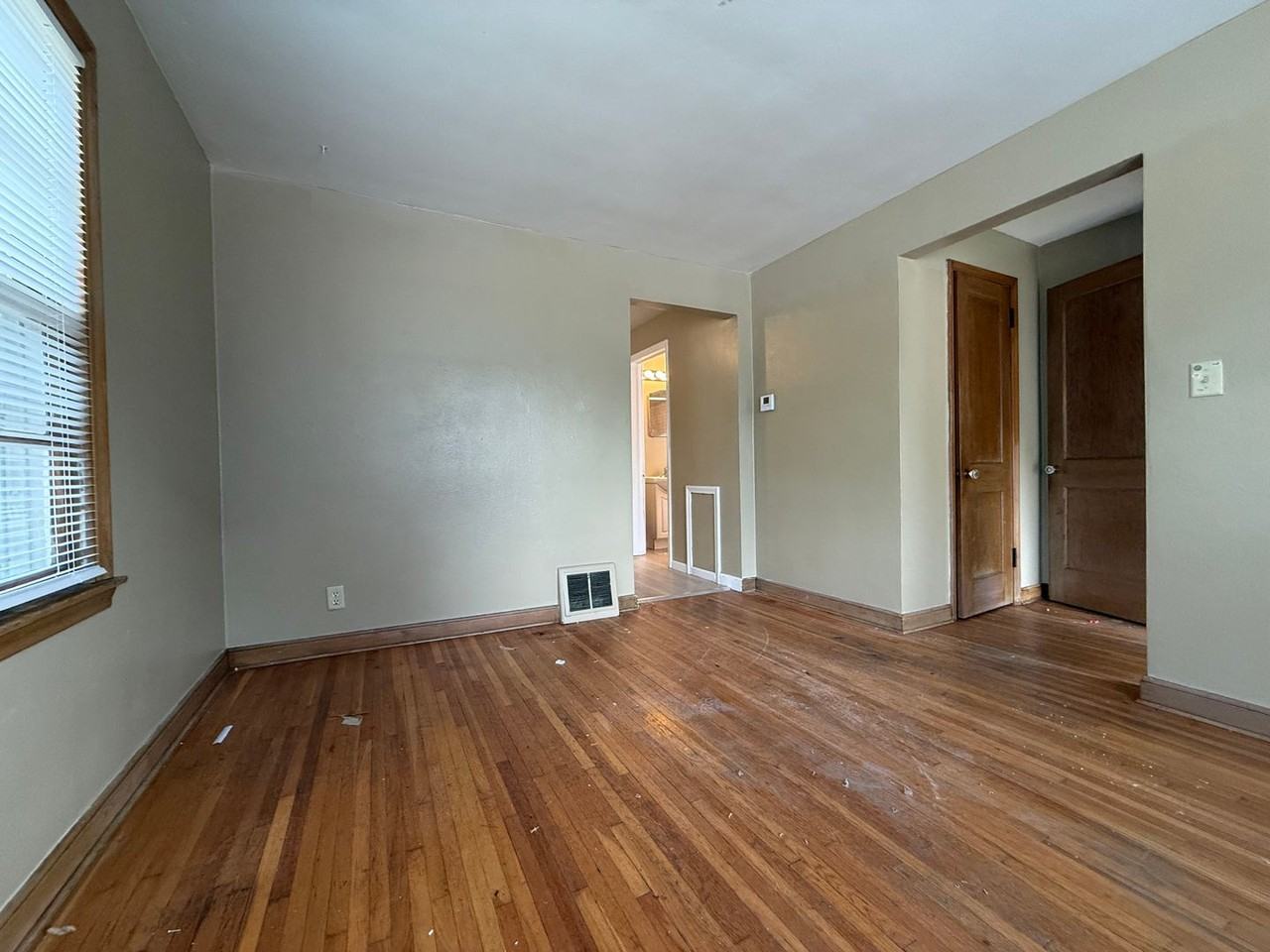 551 Michigan St - Photo 3 of 17