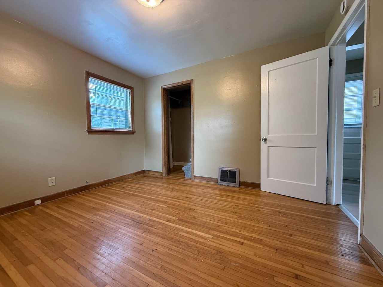 551 Michigan St - Photo 6 of 17