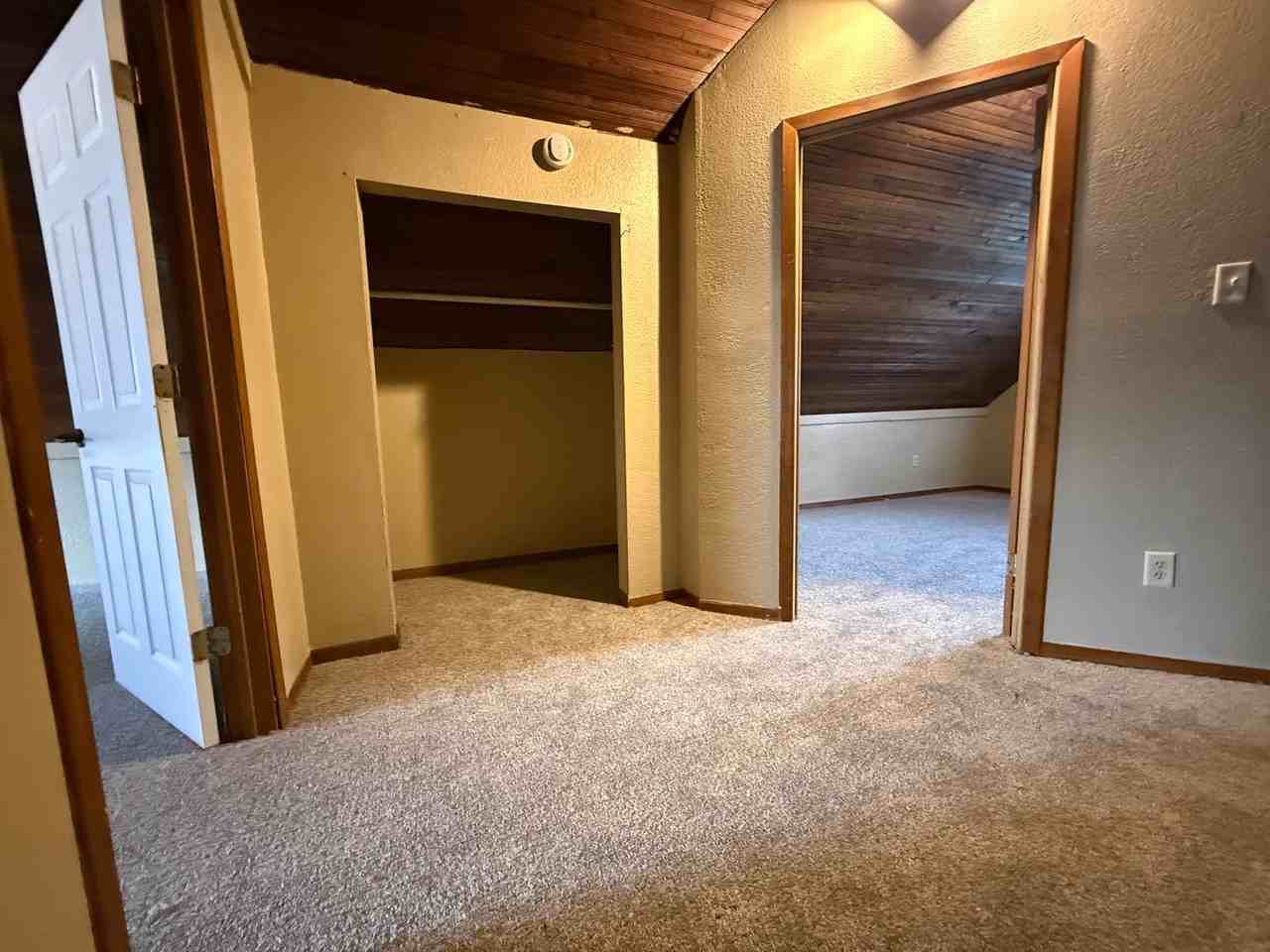 551 Michigan St - Photo 7 of 17