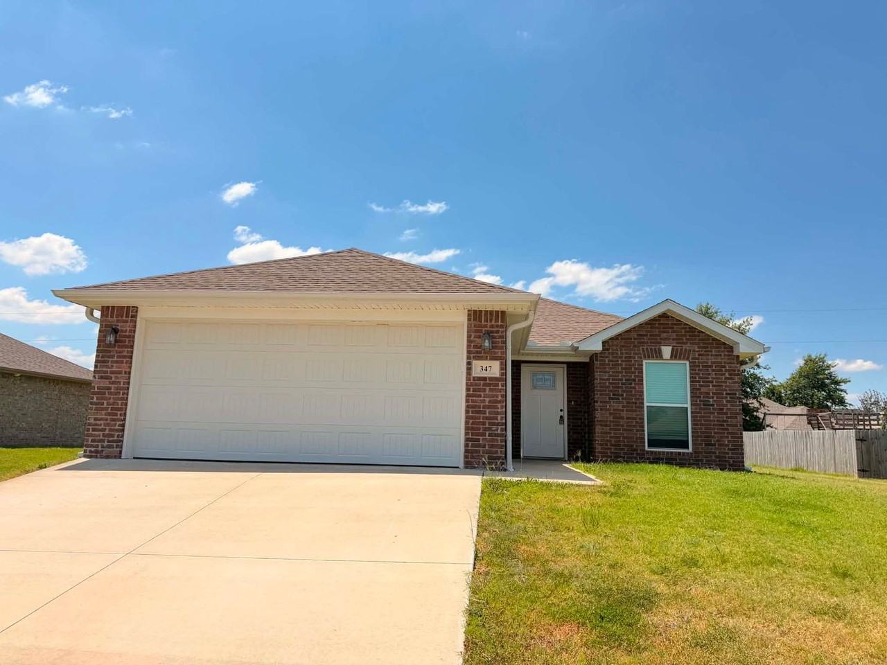 347 347 Sidney Ln - Photo 2 of 20
