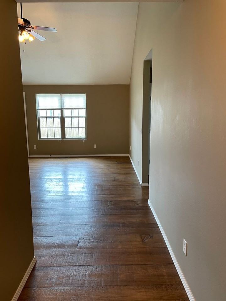 476 W Madrid St - Photo 3 of 24