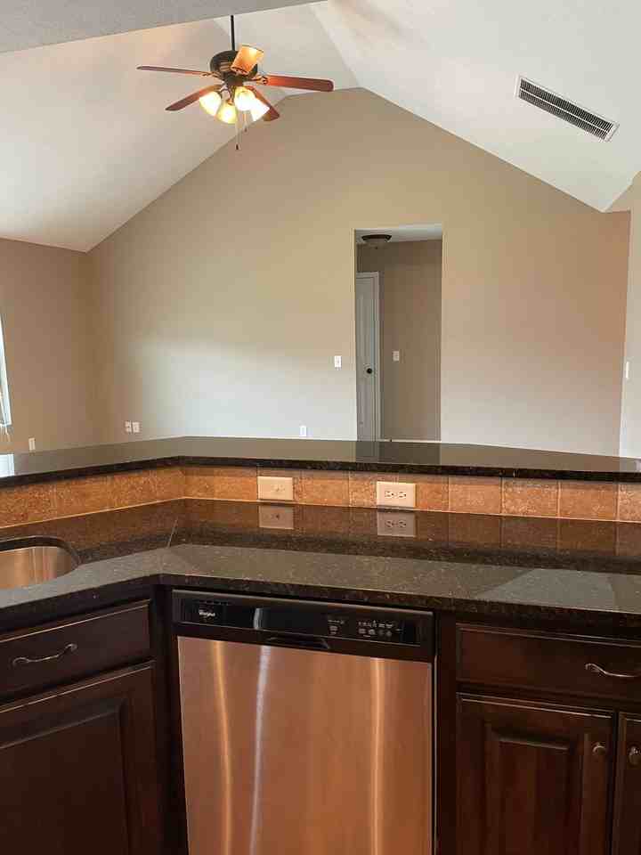 476 W Madrid St - Photo 7 of 24