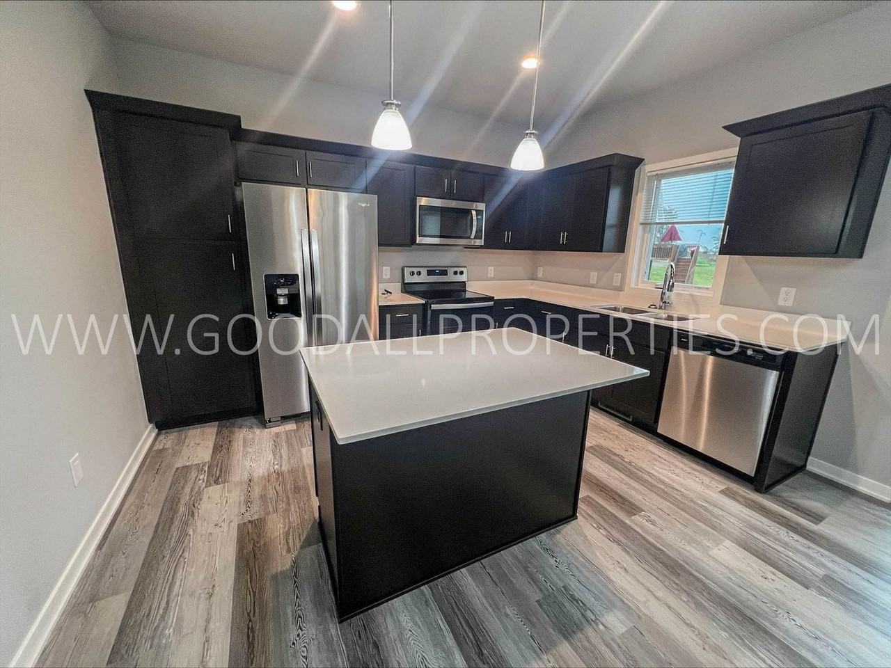 1730 Howard Dr - Photo 2 of 28