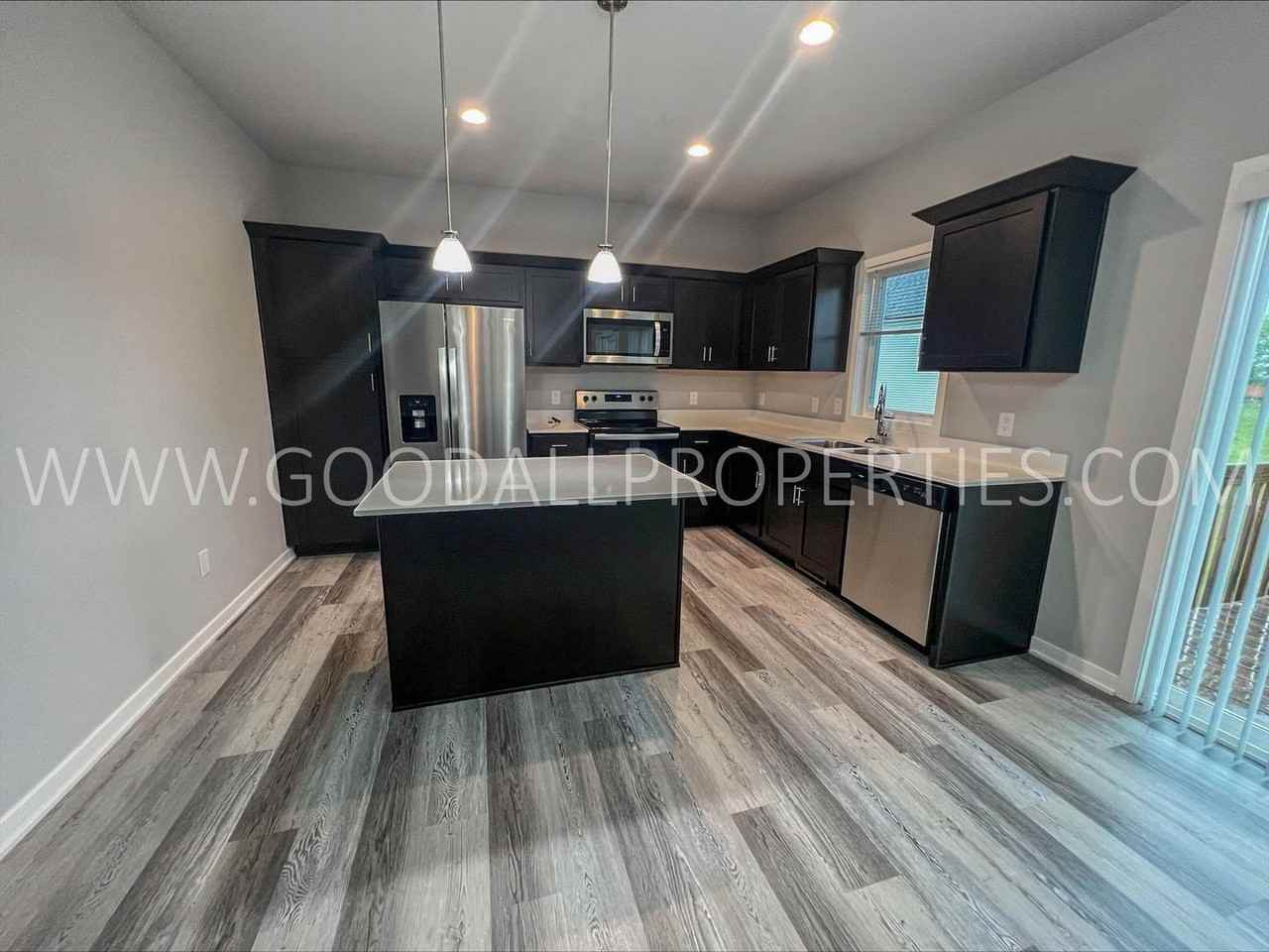 1730 Howard Dr - Photo 5 of 28