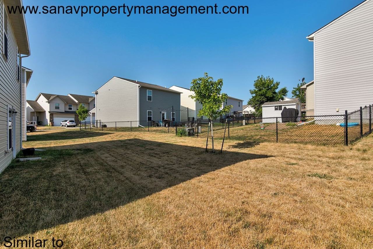 229 Maple Ave - Photo 5 of 29