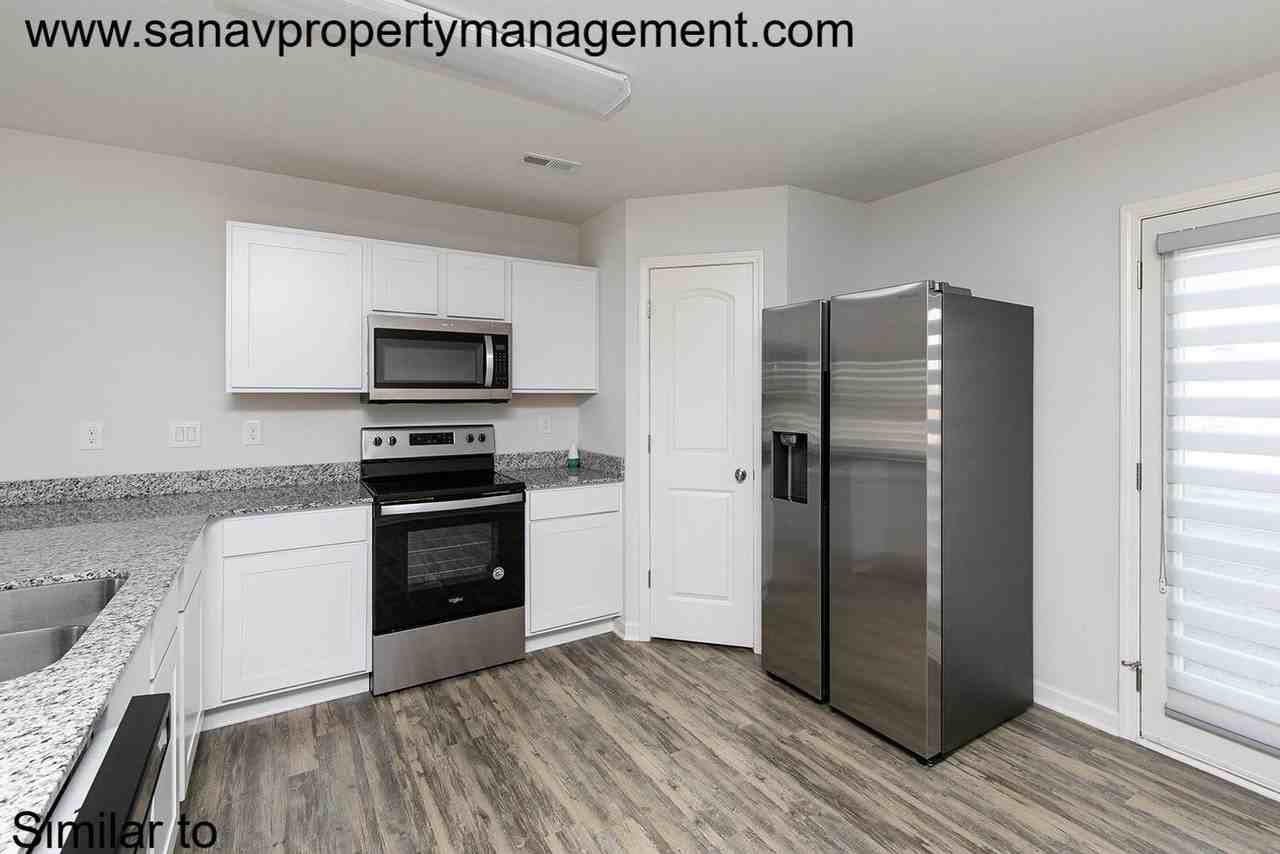 229 Maple Ave - Photo 7 of 29