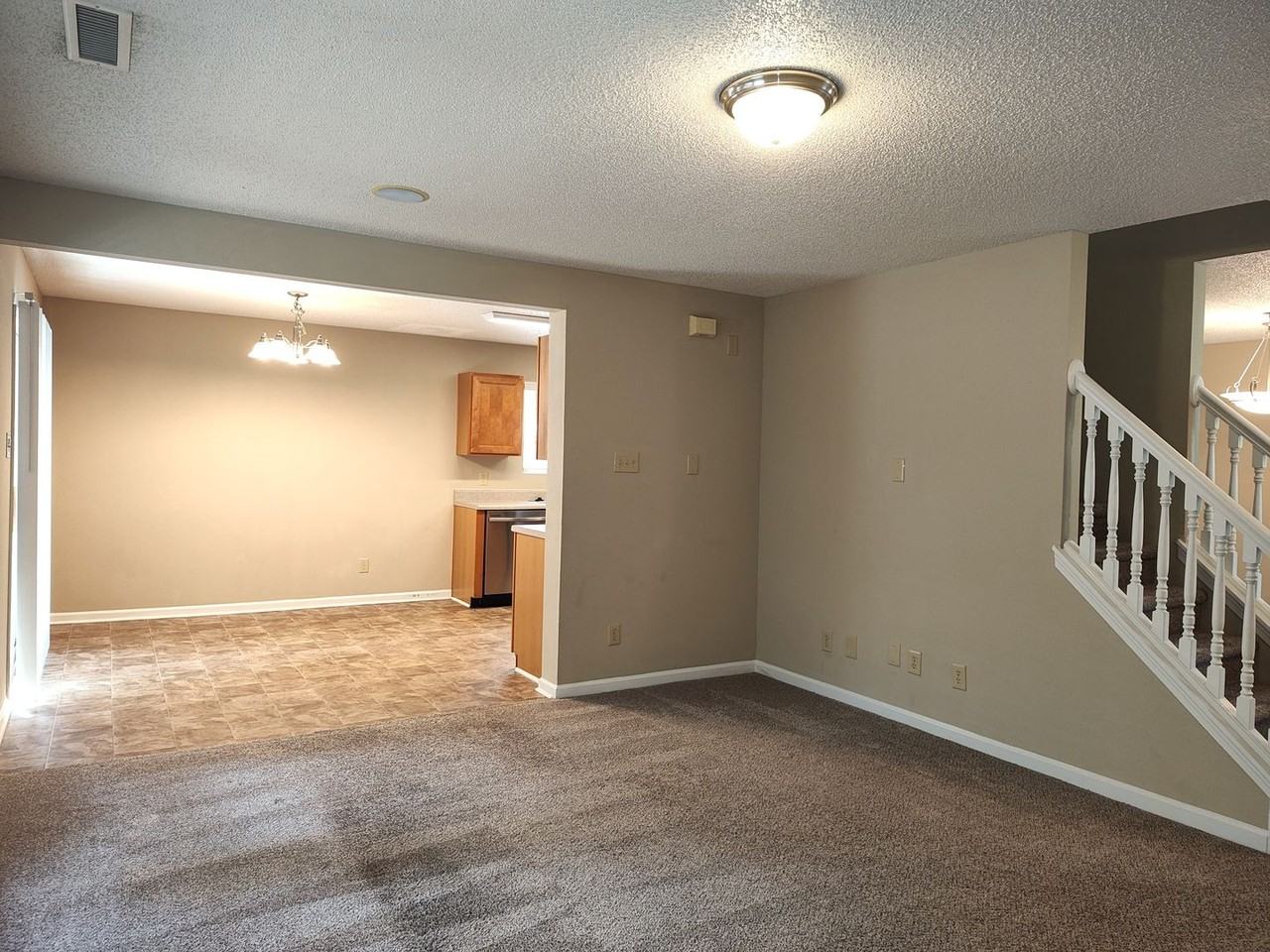 2038 Dunsmore Ln - Photo 6 of 25