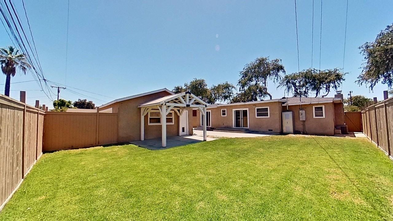 420 Adlena Dr - Photo 4 of 31