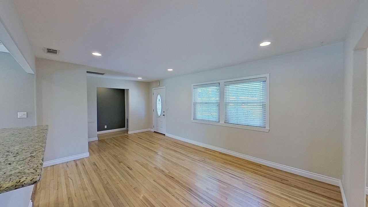 420 Adlena Dr - Photo 7 of 31