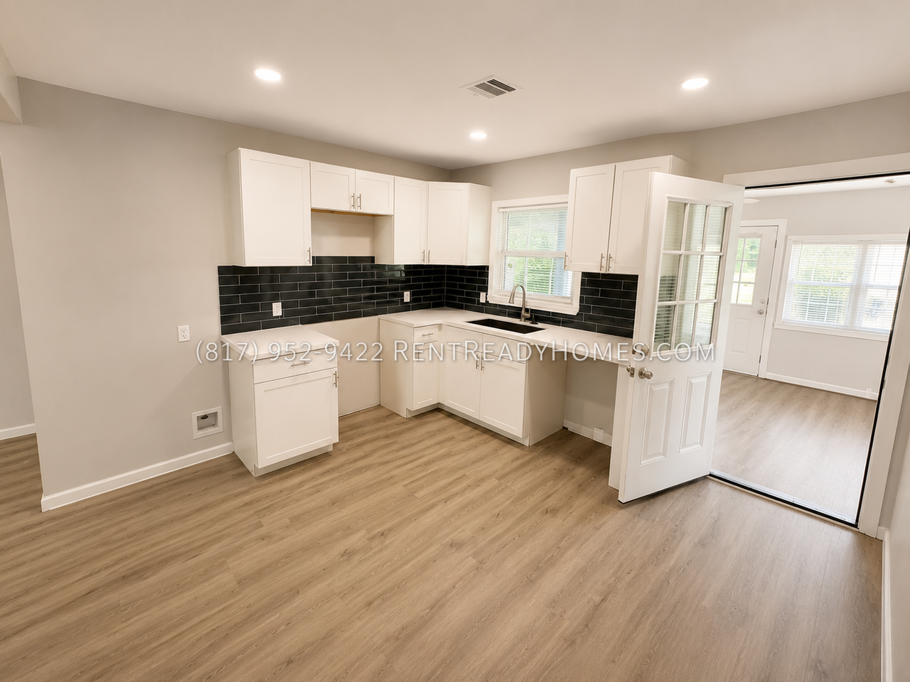 8105 Bonner Dr - Photo 3 of 16