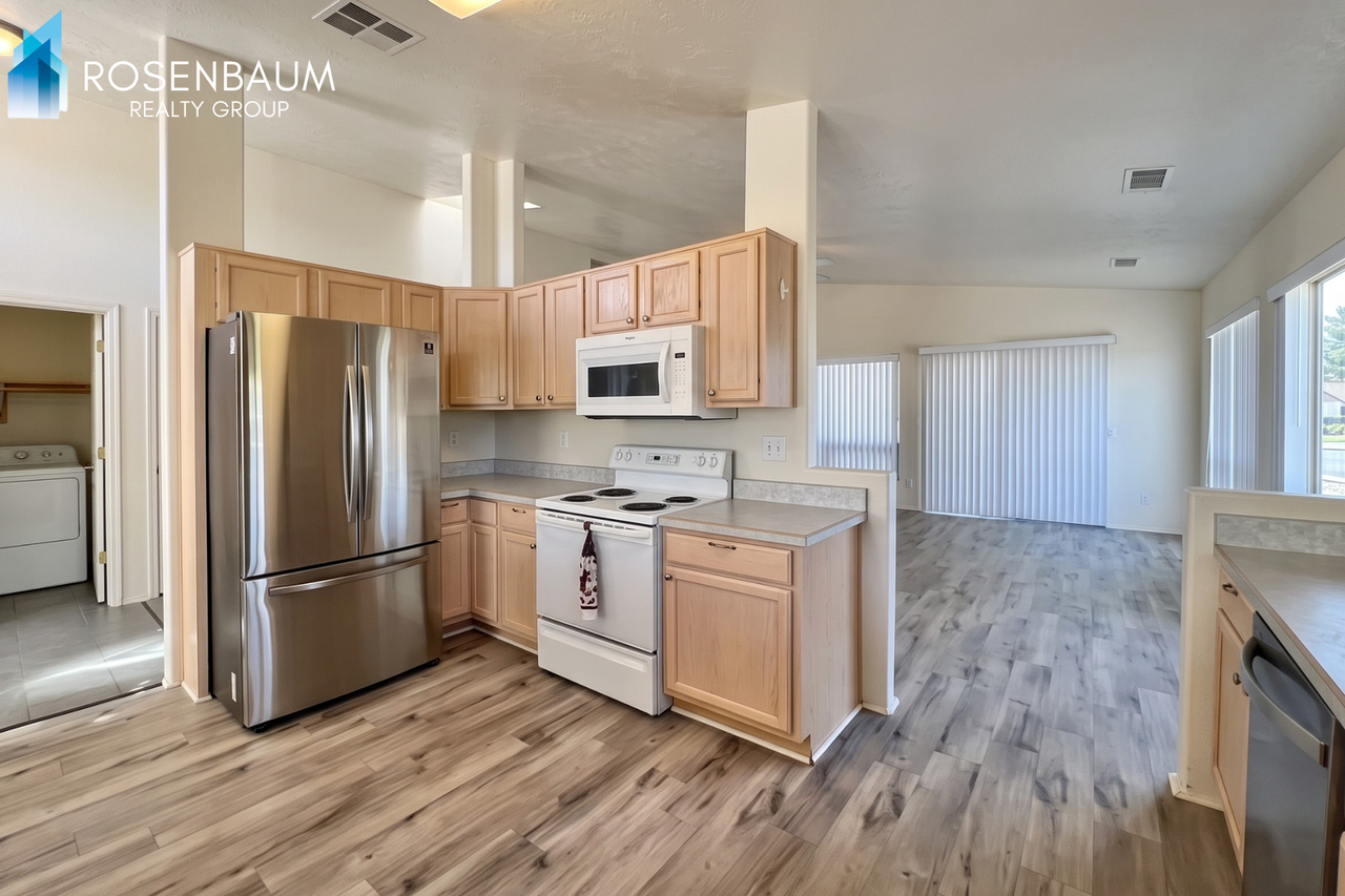 1798 Boardwalk Ave - Photo 3 of 4