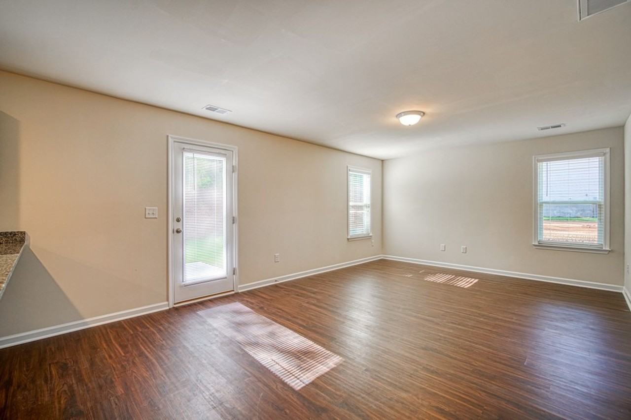 580 Millsgate Cir - Photo 4 of 43