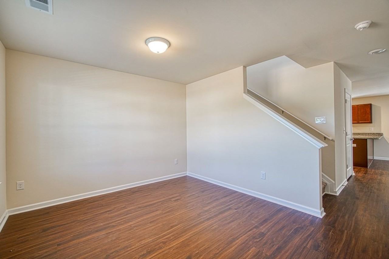 580 Millsgate Cir - Photo 6 of 43