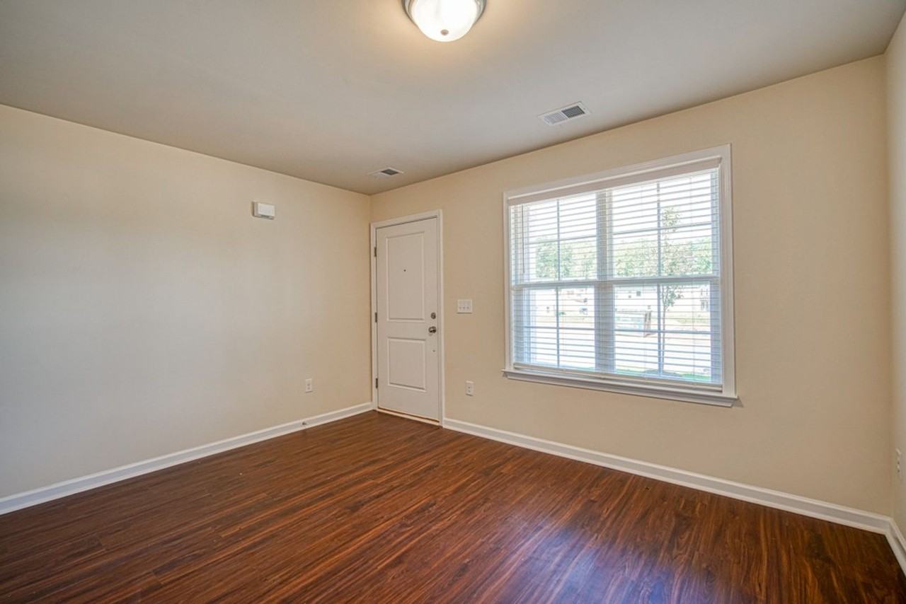 580 Millsgate Cir - Photo 7 of 43