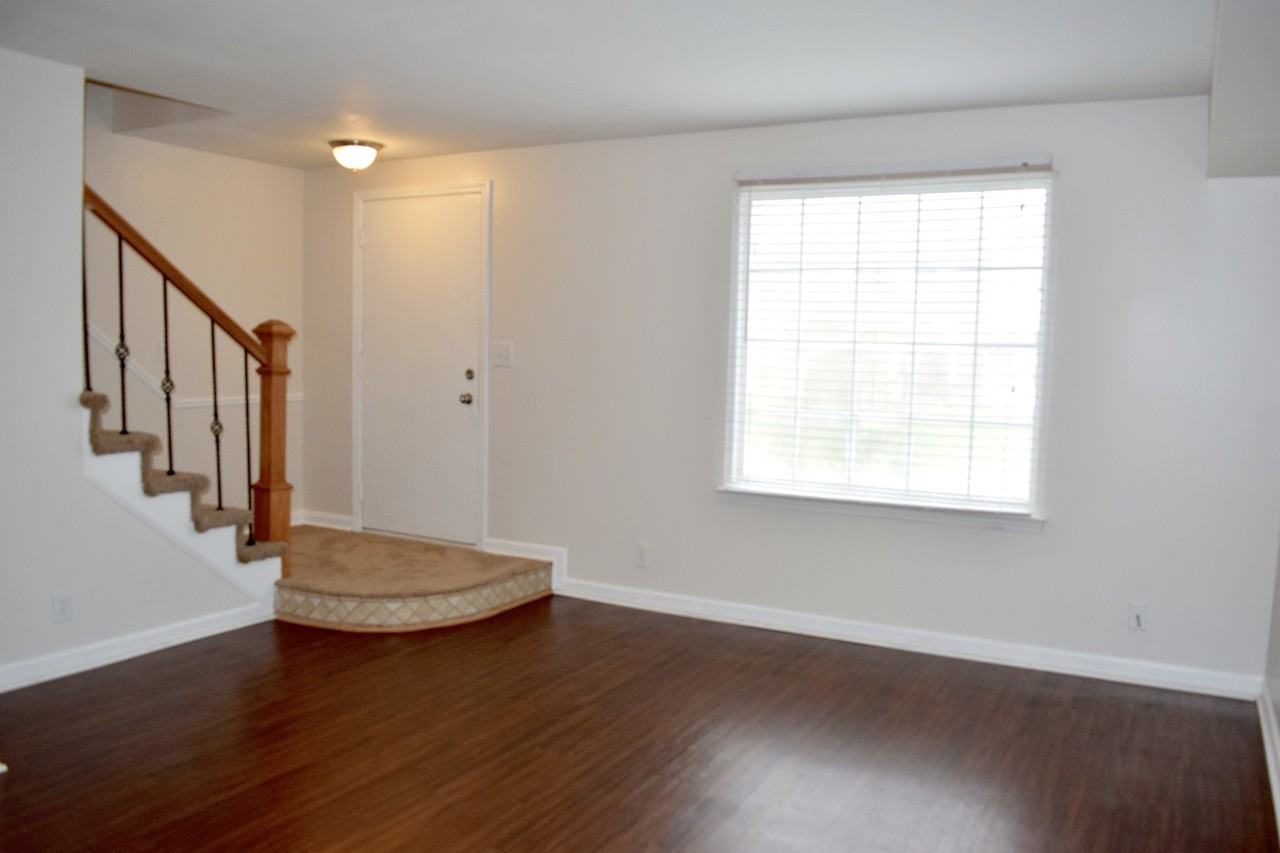 8300 Sawyer Brown Rd - Photo 6 of 33