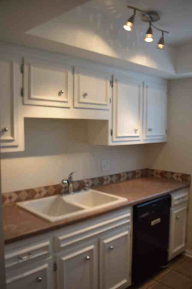 8300 Sawyer Brown Rd - Photo 7 of 33