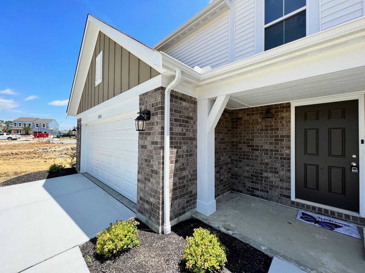 7876 Ellington Ct - Photo 2 of 27