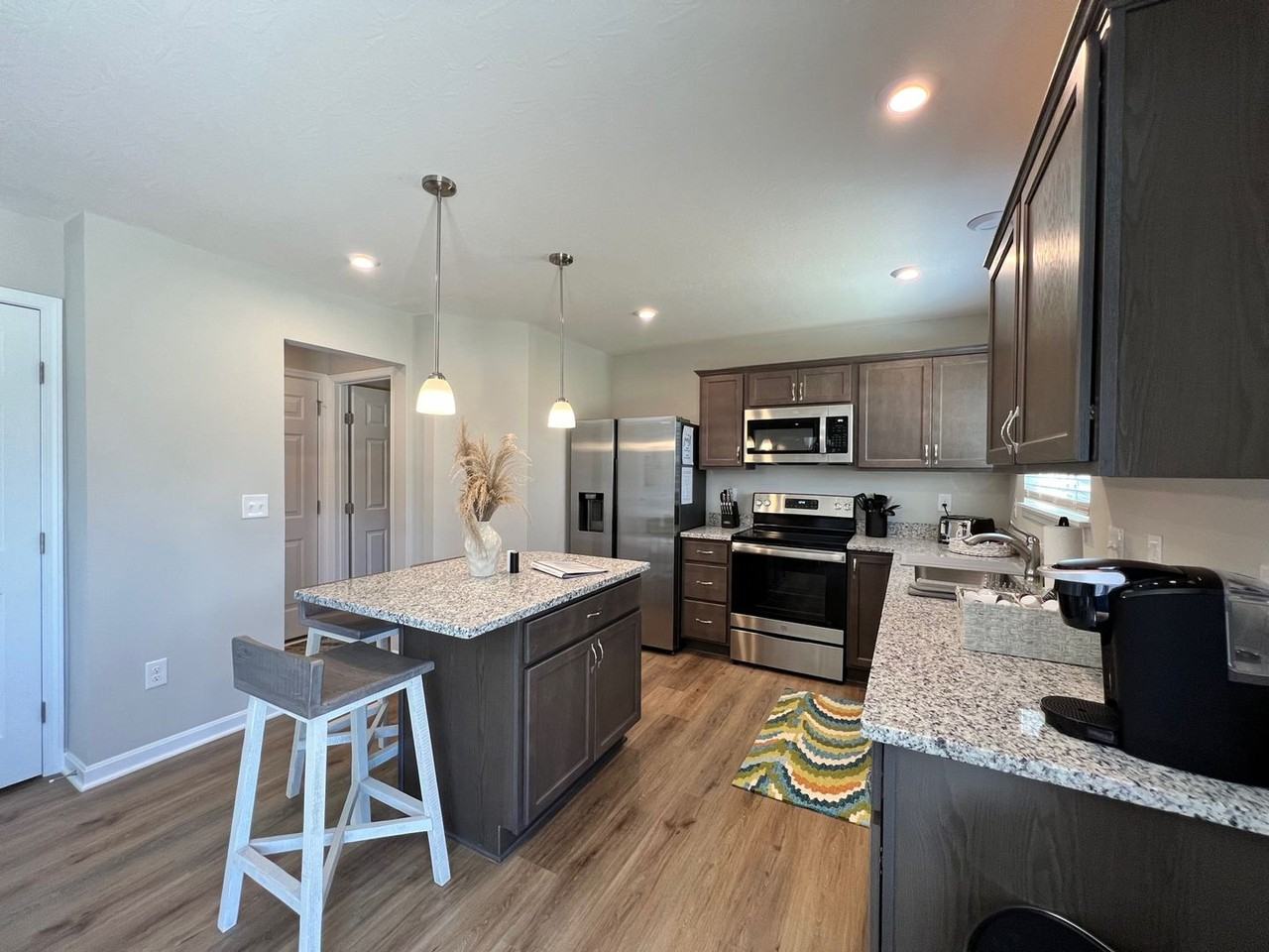 7876 Ellington Ct - Photo 3 of 27