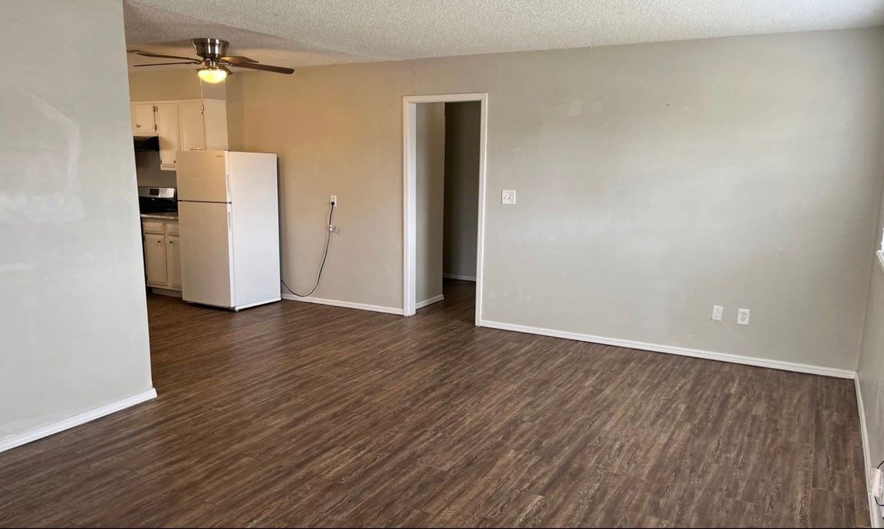 1000 Ne 7th St - Photo 2 of 17