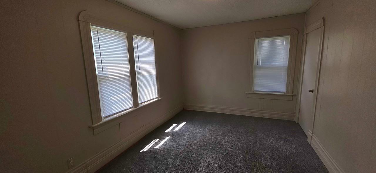 2226 N National Ave - Photo 5 of 7