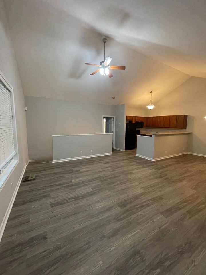 7920 Ellisville Ln - Photo 3 of 20