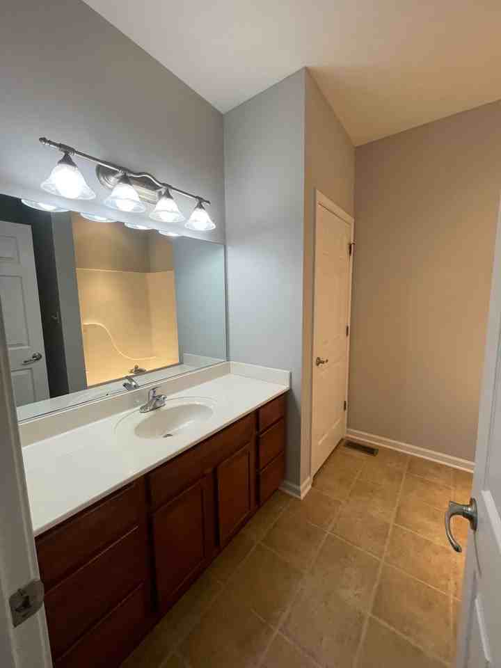 7920 Ellisville Ln - Photo 5 of 20