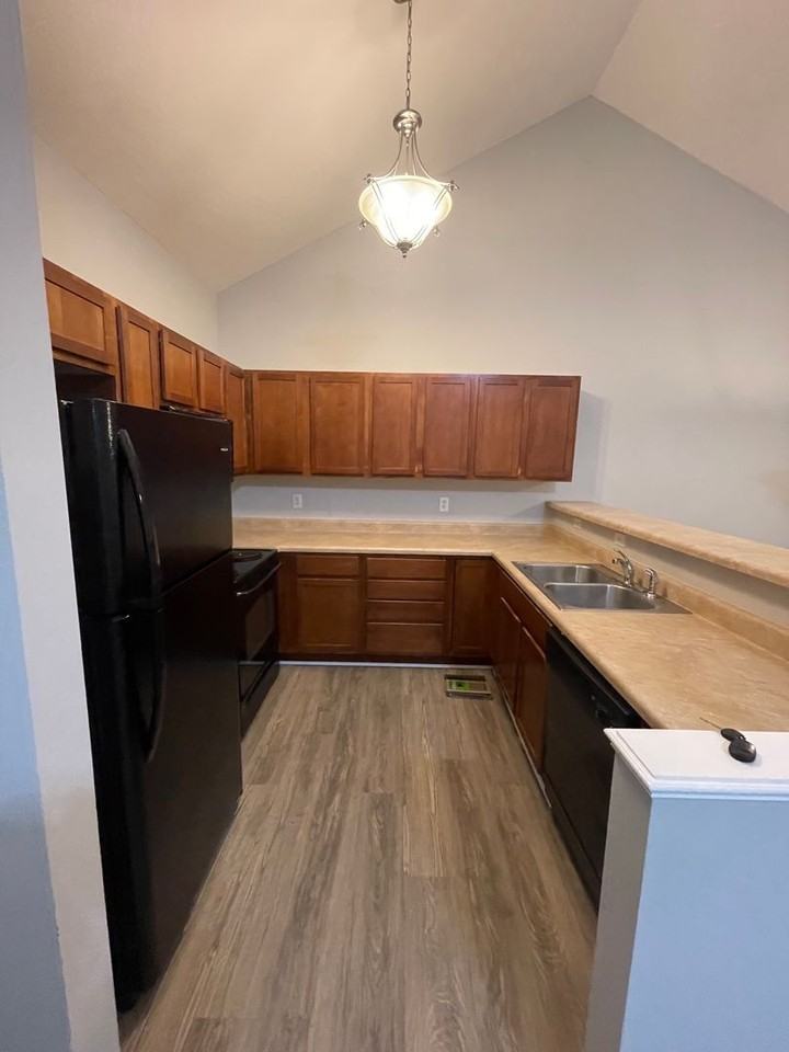 7920 Ellisville Ln - Photo 6 of 20