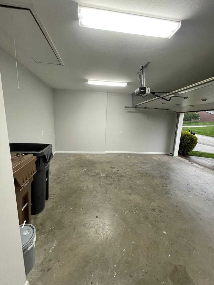 7920 Ellisville Ln - Photo 3 of 24