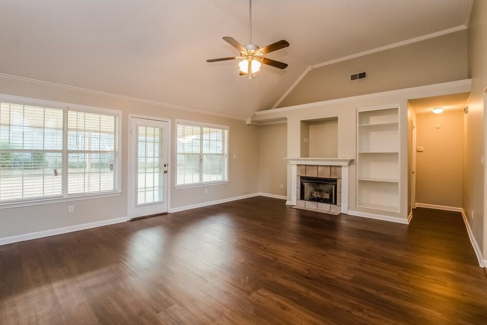 9893 Farmyard Dr - Photo 2 of 16