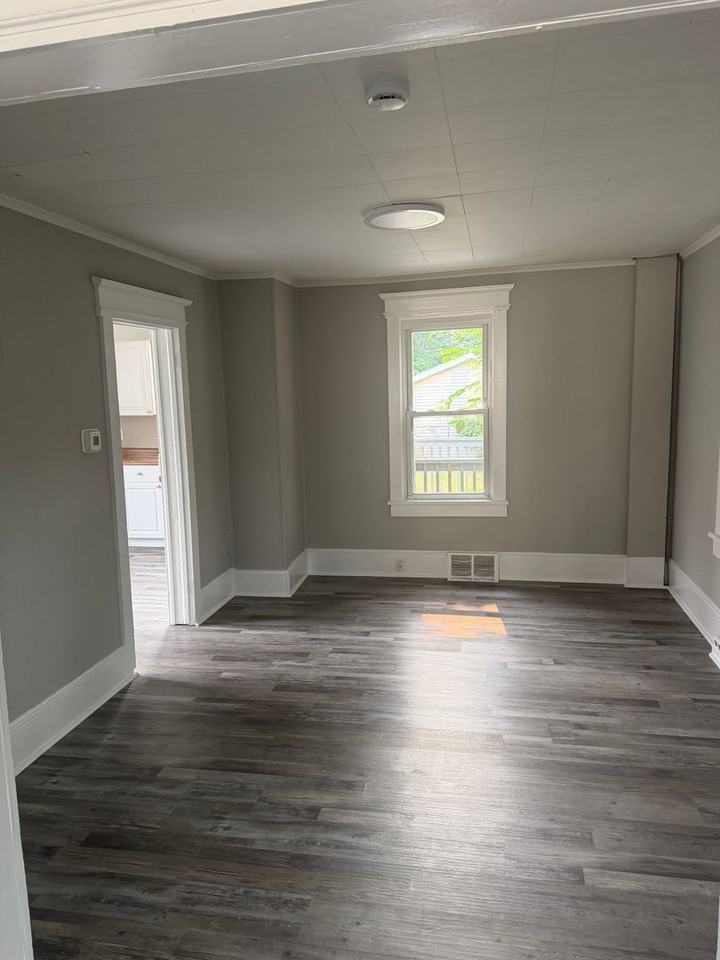 217 Abbey Ln - Photo 5 of 24